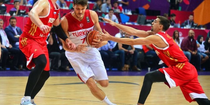 12 DEV ADAM İLK MAÇINDA KAYBETTİ