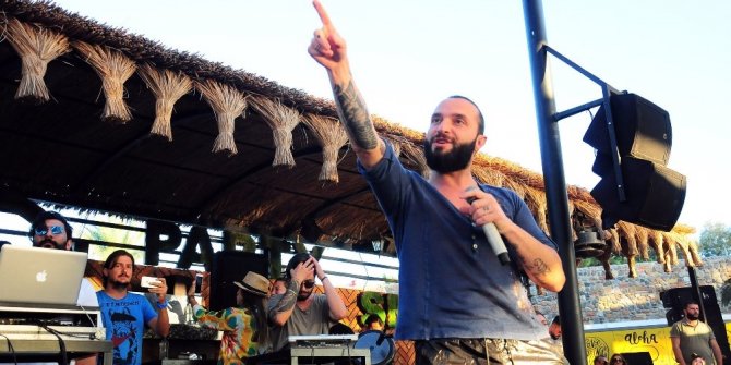 BERKAY BODRUM’DA SAHNE ALDI