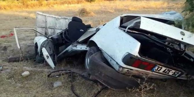 MİNİBÜS İLE OTOMOBİL ÇARPIŞTI: 1 ÖLÜ, 2 YARALI