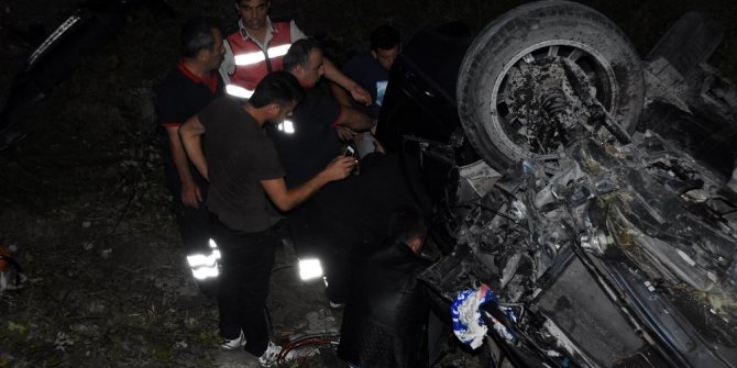 OTOMOBİL TAKLA ATTI: 1 ÖLÜ, 2 YARALI