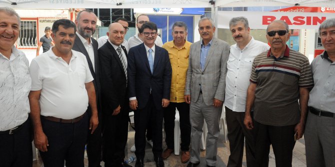 KAHRAMANMARAŞ’TA PROTOKOLLE HALK BAYRAMLAŞTI