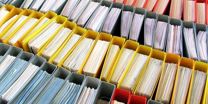 EMNİYETİ İŞGAL EDEN CUNTACI MAKAM KOLTUĞUNA OTURDU