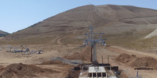 YEDİKUYULAR’DA DİREKLER DİKİLDİ