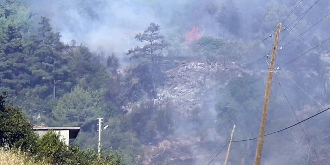 YANGIN BÜYÜYOR: ALEVLER EVLERE SIÇRADI !