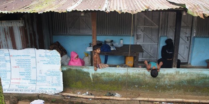 ARAKANLI MÜSLÜMANLAR YARDIM ELİ BEKLİYOR