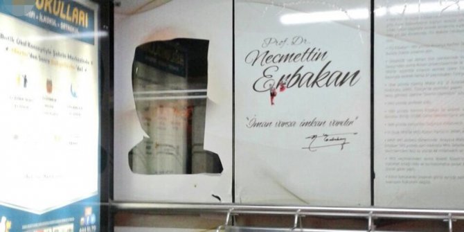 NECMETTİN ERBAKAN’A BÜYÜK SAYGISIZLIK