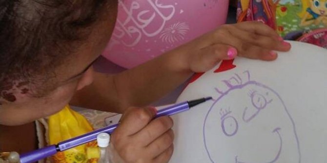 BUSEYNE DÜNYANIN GÖZÜNÜ YEMEN’E ÇEVİRDİ