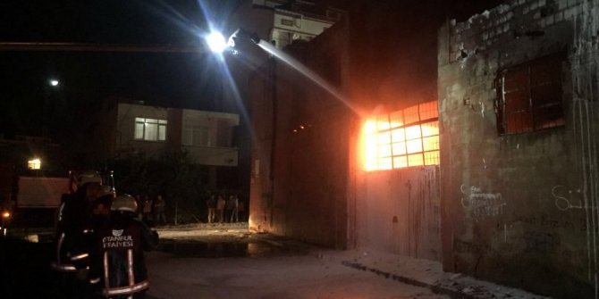 BOYA FABRİKASINDA YANGIN