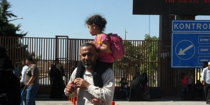 SURİYELİLER TÜRKİYE’YE DÖNÜYOR