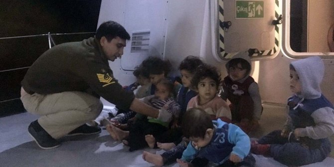 BOTLA DENİZE AÇILAN 49 SURİYELİ KURTARILDI