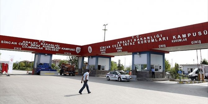 GÖZDAĞI VERMEK İÇİN GENELKURMAY'IN ÜSTÜNDE UÇMUŞ