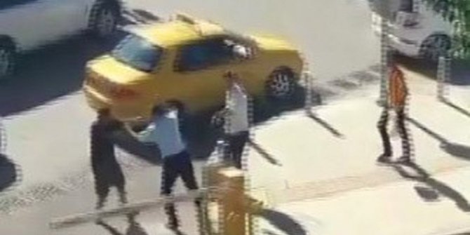 HALK OTOBÜSÜ ŞOFÖRÜ TARTIŞTIĞI SÜRÜCÜYÜ BÖYLE YUMRUKLADI