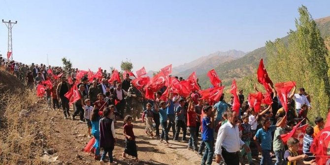 ŞEMDİNLİ’DE ’KOHROLSUN PKK’ SLOGANLARI