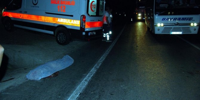 DOKTORUN MÜDAHALE ETMEK İSTEDİĞİ KAZAZEDE KADINI BAŞKA ARAÇ EZDİ