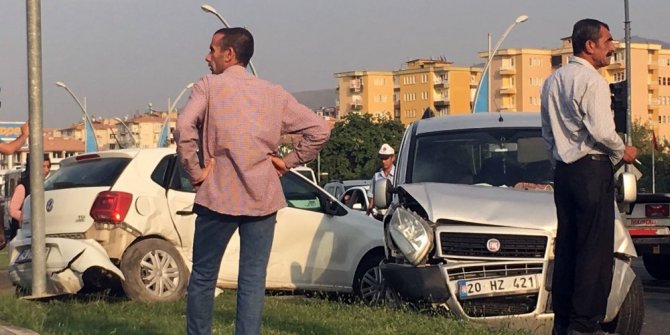 MALATYA’DA KAZA: 2’Sİ BEBEK 12 YARALI