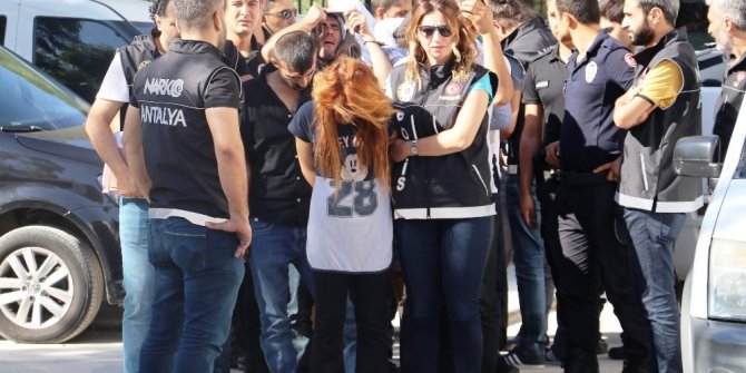 EŞ ZAMANLI OPERASYONDA ZEHİR TACİRLERİNE DARBE