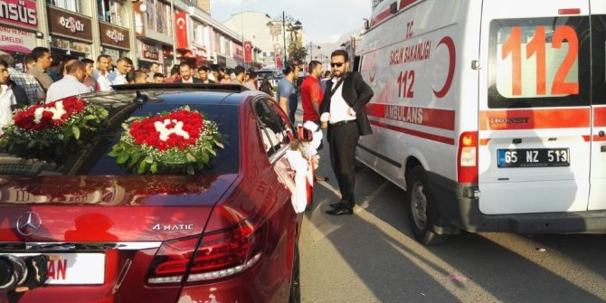 GELİN ARABASI KADIN YAYAYA ÇARPTI