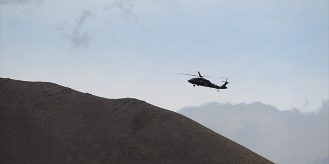 HAKKARİ'DEKİ OPERASYONDA ÇOK SAYIDA SİLAH VE MÜHİMMAT ELE GEÇİRİLDİ