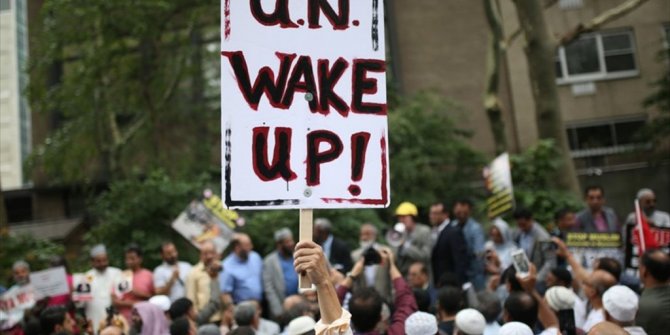 NEW YORK'TA ARAKAN PROTESTOSU