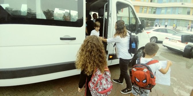 OKULLARIN İLK GÜNÜNDE SERVİS ARAÇLARI DENETLENDİ