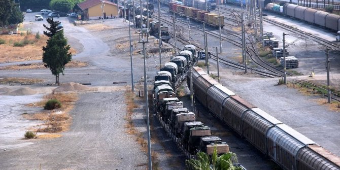 SINIRA ASKERİ SEVKİYAT SÜRÜYOR