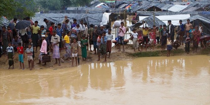 HİNDİSTAN ARAKANLI MÜSLÜMANLARA DENİZ SINIRINI KAPATTI