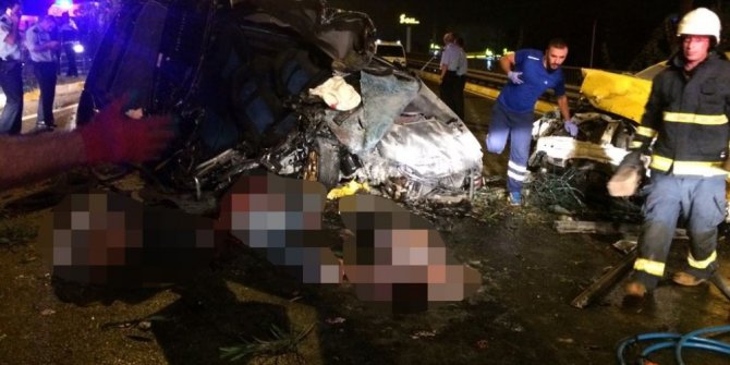 BÖYLE FECİ KAZA GÖRÜLMEDİ; 4 KİŞİ CAN VERDİ, 5 KİŞİ YARALANDI