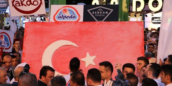 KAHRAMANMARAŞ DONDURMA FESTİVALİ REKORLA BAŞLADI