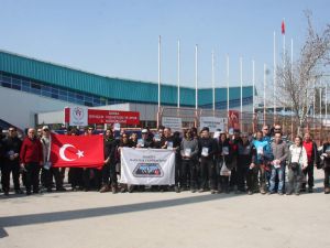Dağcılar Arama Kurtarma Eğitimi İçin Uludağın Zirvesine Kamp Kurdu