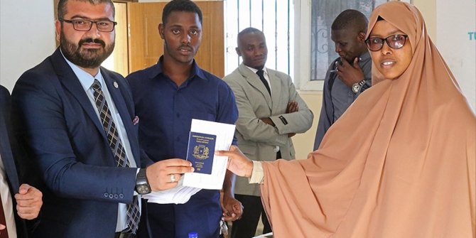 TÜRKİYE MAARİF VAKFI'NDAN SOMALİLİ ÖĞRENCİLERE BURS