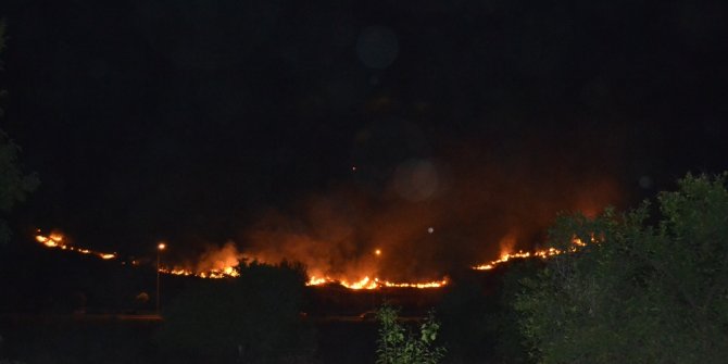 ADANA’DA KORKUTAN YANGIN