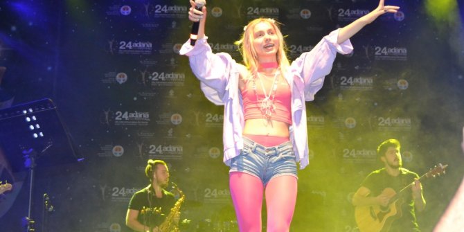 ALEYNA TİLKİ SAHNEYİ TERK ETTİ