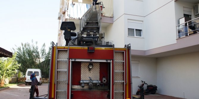 OCAKTA YEMEĞİ OLAN KADININ YARDIMINA İTFAİYE YETİŞTİ!