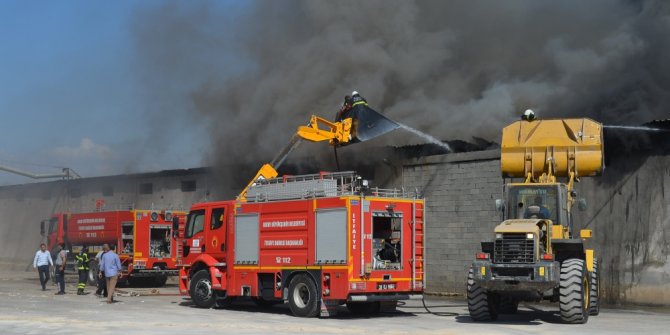 HURDACI DEPOSUNDA PATLAMA: 3 İŞÇİ YARALI
