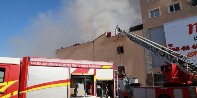 İŞ YERİNDE KORKUTAN YANGIN