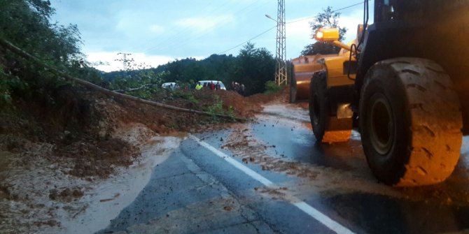 RİZE’DE YAĞIŞ HEYELANLARA NEDEN OLDU