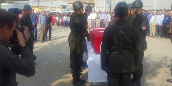 ŞEHİT KORUCU GÖZYAŞLARI ARASINDA TOPRAĞA VERİLDİ