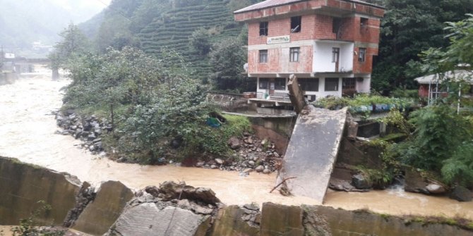 BÜYÜK TEHLİKE! 20 EV BOŞALTILDI