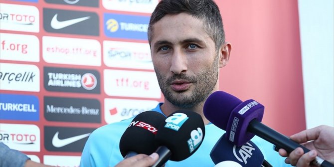 MİLLİ FUTBOLCU SARIOĞLU: HEDEFİMİZ OLAN RUSYA'YA GİTMEK İSTİYORUZ
