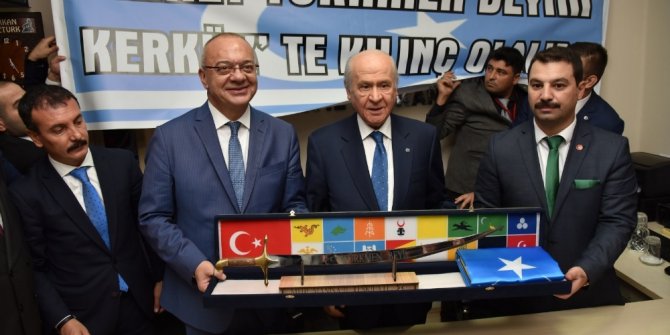 BAHÇELİ’YE İLGİNÇ HEDİYE !