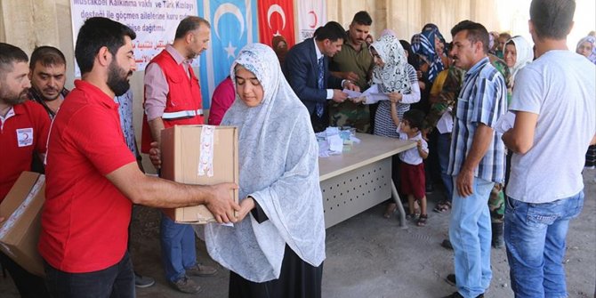 TÜRK KIZILAYINDAN TÜRKMENLERE İNSANİ YARDIM