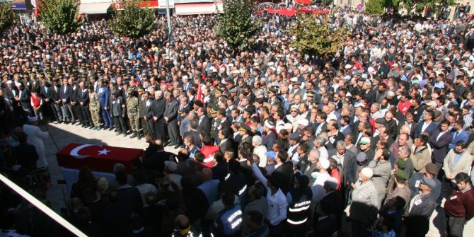 AFYONKARAHİSAR ŞEHİDİNİ UĞURLADI