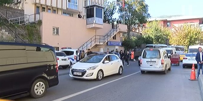 BEYAZIT’TA CANLI BOMBA PANİĞİ YAŞANDI