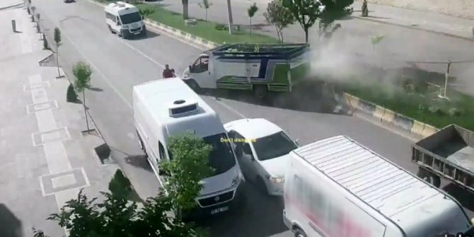 KAMYONUN ALTINDA KALMAKTAN SANİYELERLE KURTULDU