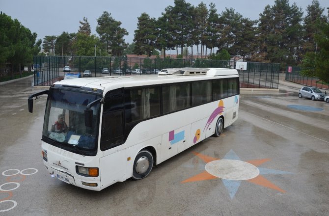 44 KİŞİLİK OTOBÜSTEN 144 KAÇAK GÖÇMEN ÇIKTI