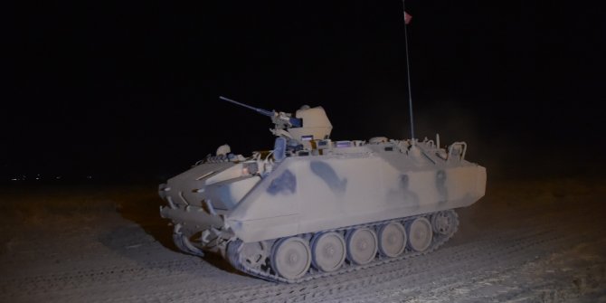 HABUR’DAKİ TATBİKATTA TANKLARDAN GECE MANEVRASI