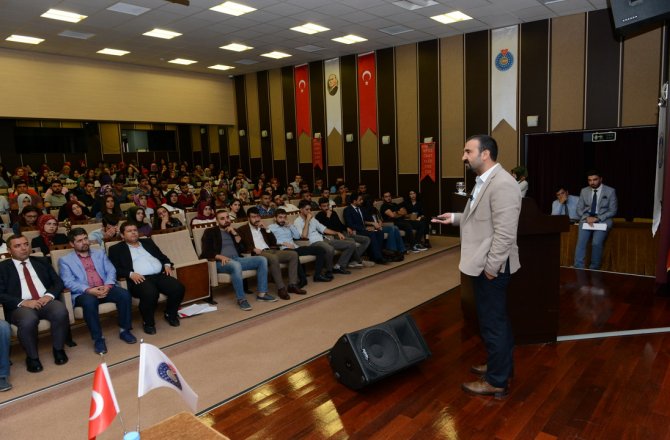 KSÜ ÖĞRENCİLERİNE KARİYER SEMİNERİ VERİLDİ