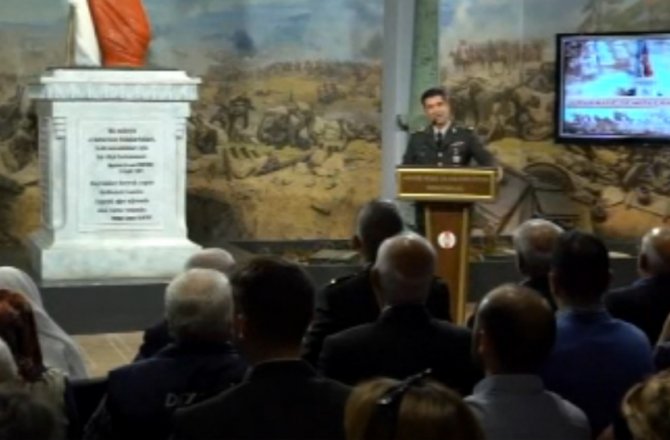 TÜRKİYE ŞEHİTLERİNİ ANDI