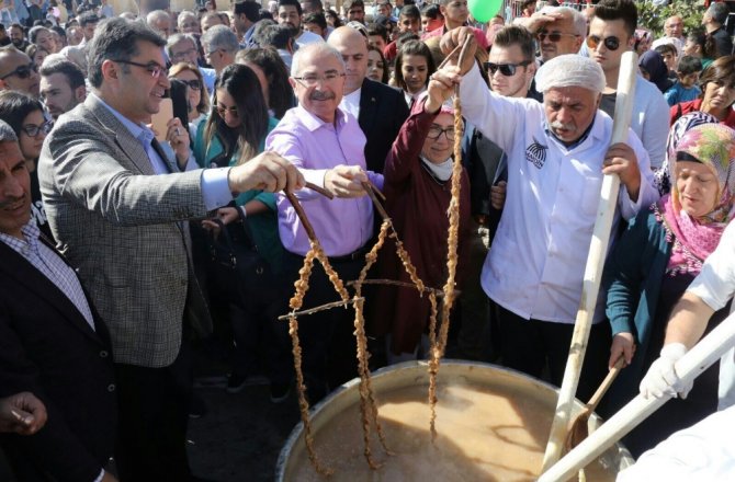 MARDİN’DE HARİRE ŞENLİĞİ COŞKUYLA KUTLANDI