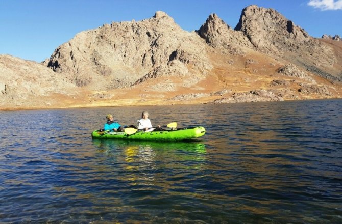 BU BÜYÜLECİ GÜZELLİĞİN ADRESİ HAKKARİ